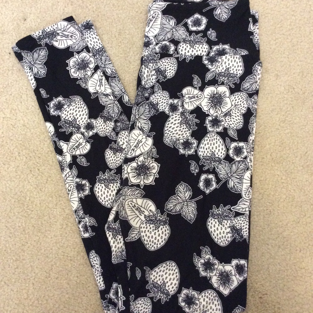 Lularoe OS leggings.